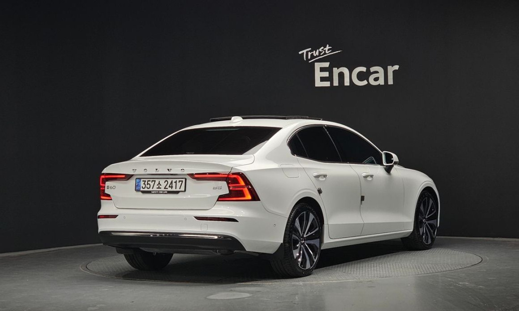 Volvo S60 B5 Ultimate Bright, 2024