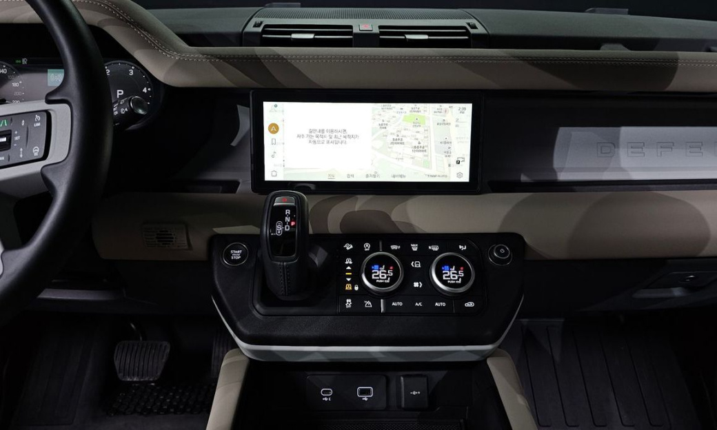 Land Rover Defender 110 D250 SE, 2024