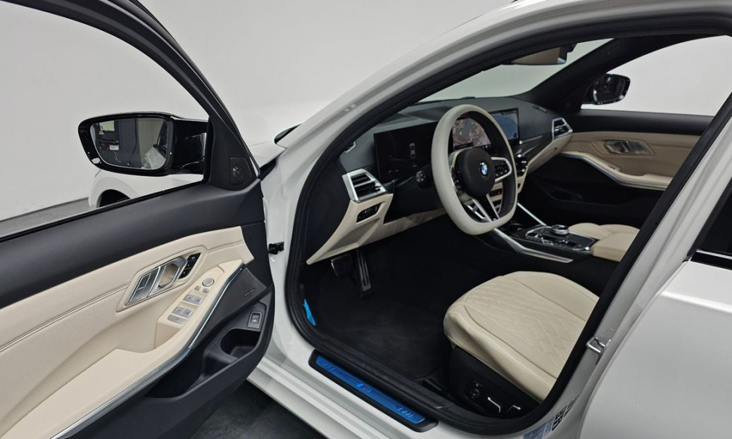BMW 3-Series M340i xDrive Touring Pro, 2025