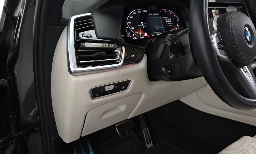 BMW X5 M50i, 2023