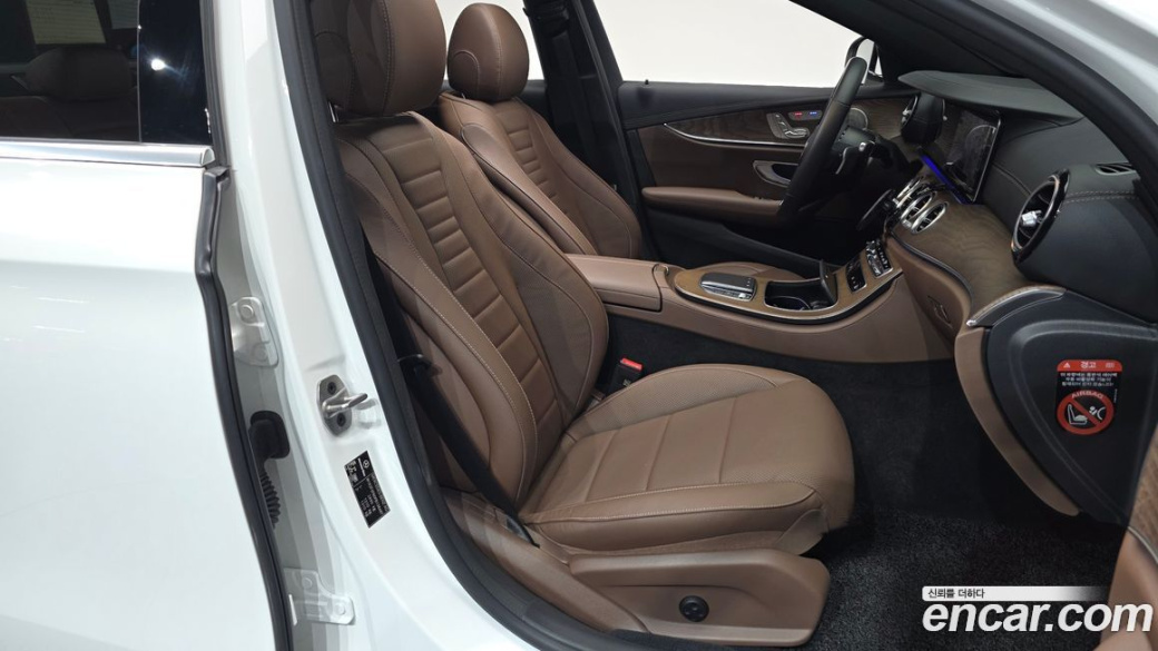 Mercedes-Benz E-Class E220d 4MATIC Exclusive, 2023