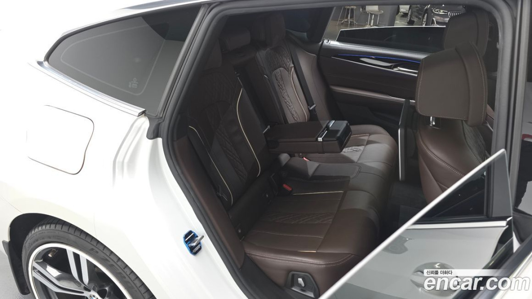 BMW Gran Turismo 640i xDrive M Sport, 2023