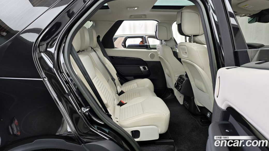 Land Rover Discovery 2.0 P300 SE, 2023