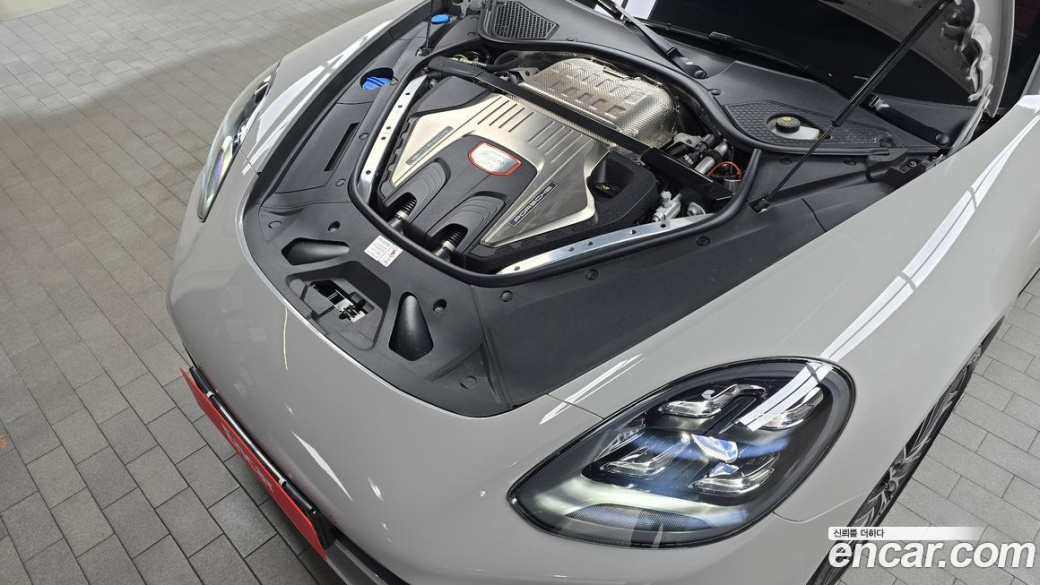 Porsche Panamera 4.0 GTS, 2024
