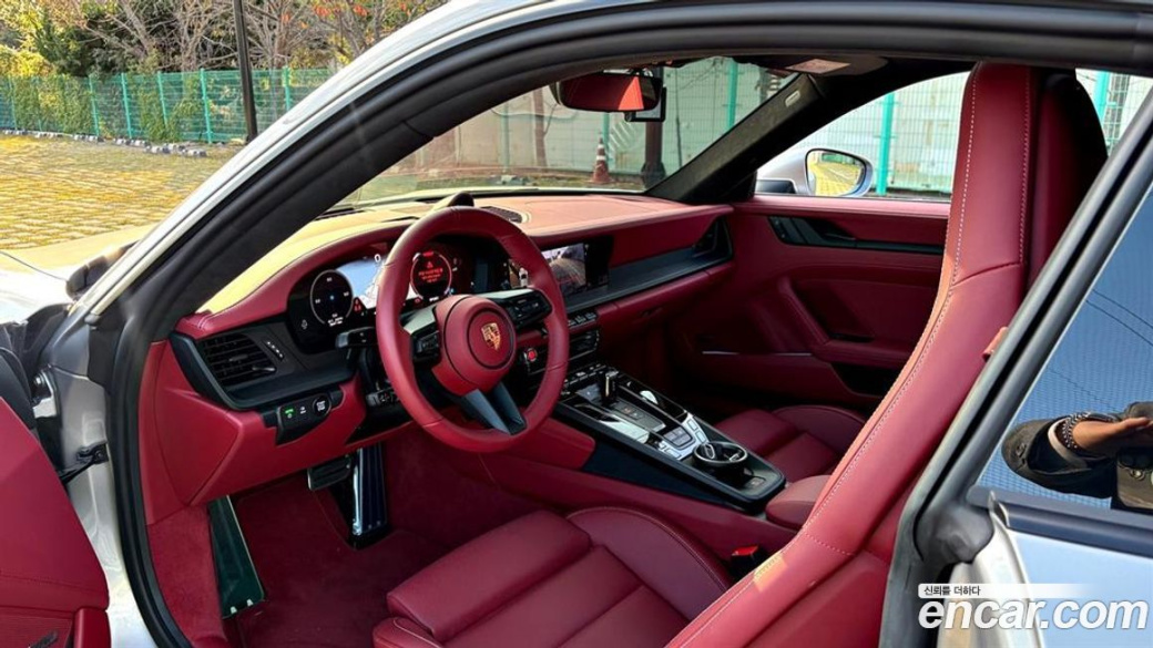 Porsche 911 Carrera GTS, 2025