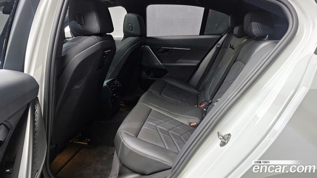 BMW 5-Series 520i M Sport, 2024