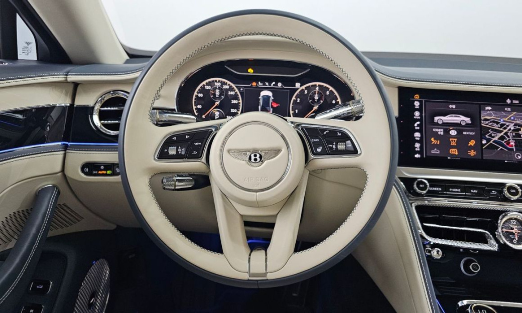 Bentley Flying Spur 4.0 Azure, 2024