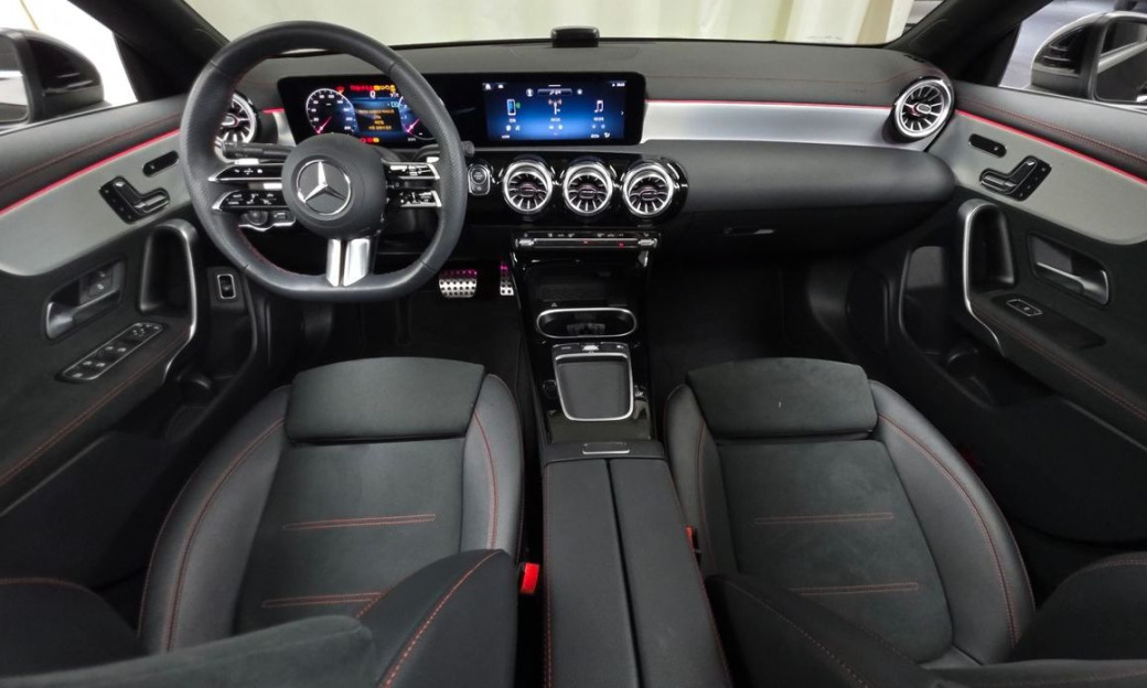 Mercedes-Benz CLA-Class CLA250 4MATIC, 2024