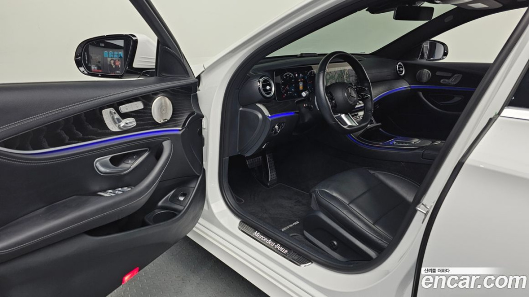 Mercedes-Benz E-Class E220d 4MATIC AMG Line, 2022