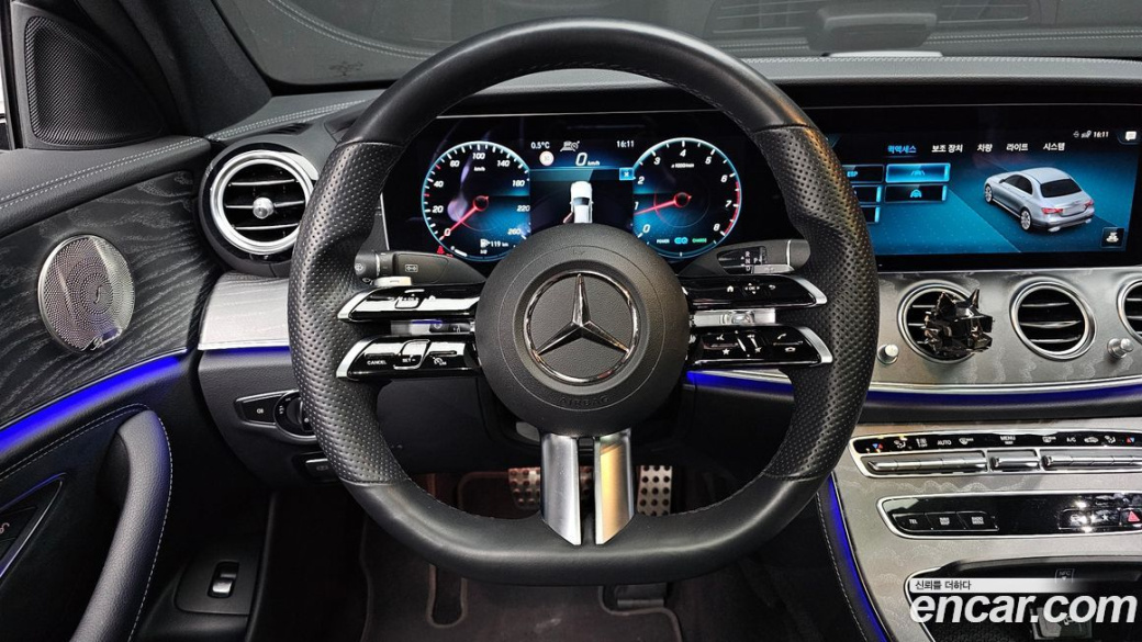 Mercedes-Benz E-Class E350 4MATIC AMG Line, 2022