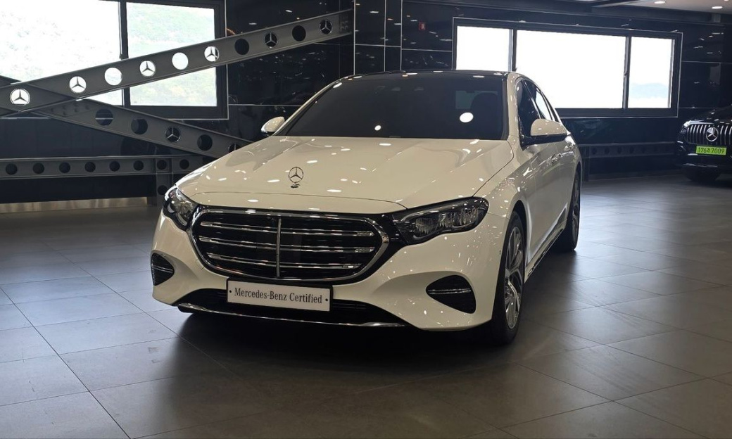 Mercedes-Benz E-Class E220d 4MATIC Exclusive, 2024