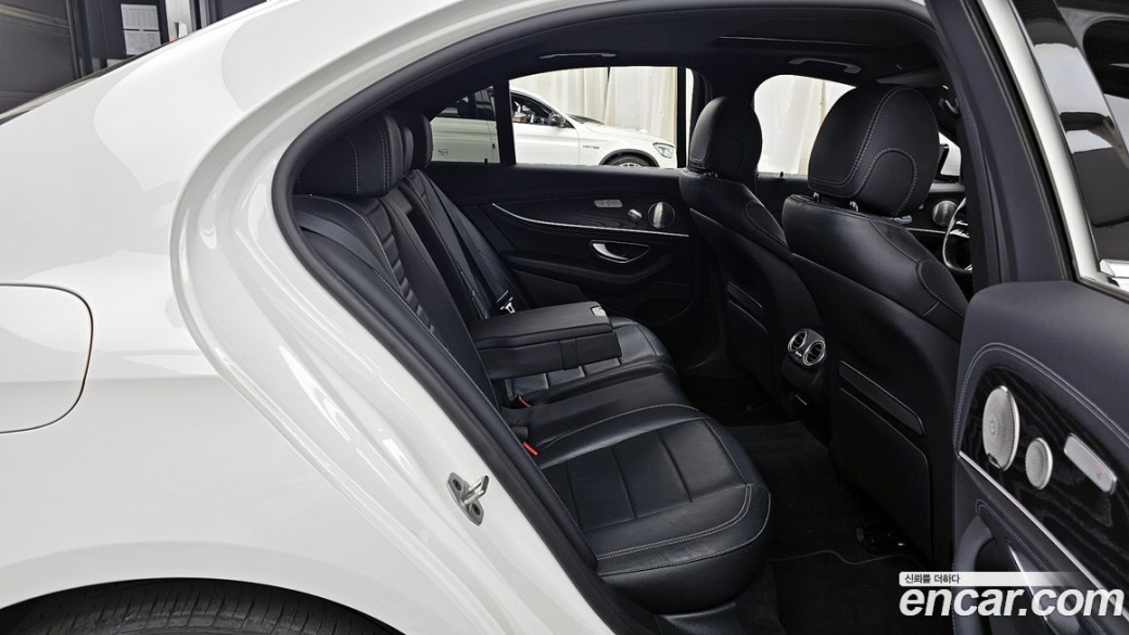 Mercedes-Benz E-Class E220d 4MATIC AMG Line, 2022