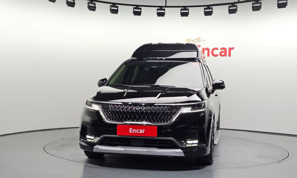 Kia Carnival 9-Seater Hi-Limousine, 2023