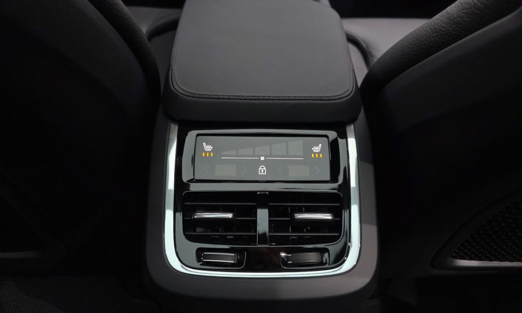 Volvo V90 B5 Plus AWD, 2025