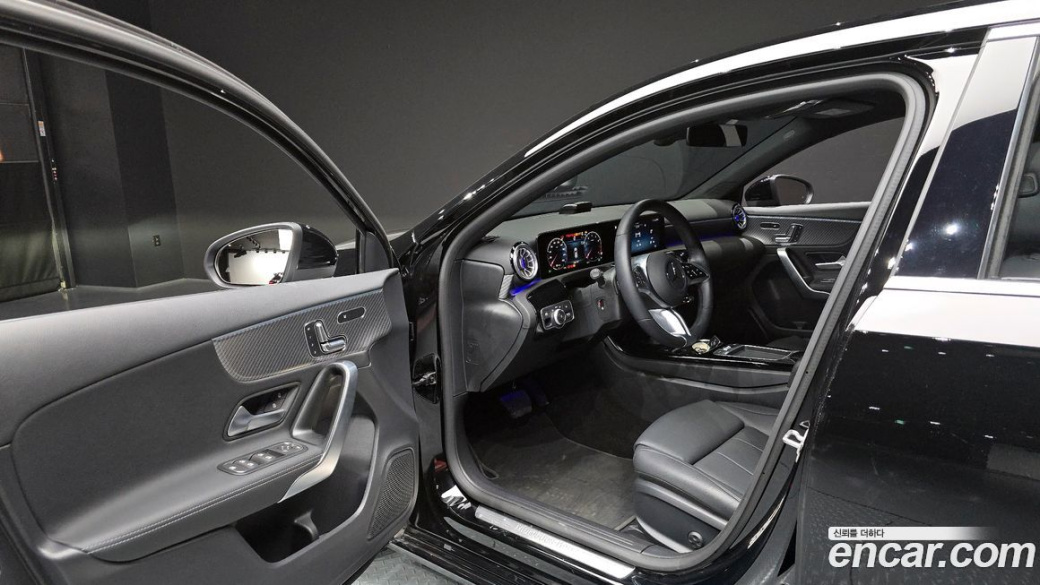 Mercedes-Benz A-Class A220 Hatchback, 2024