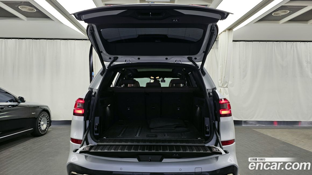 BMW X5 M50i, 2022