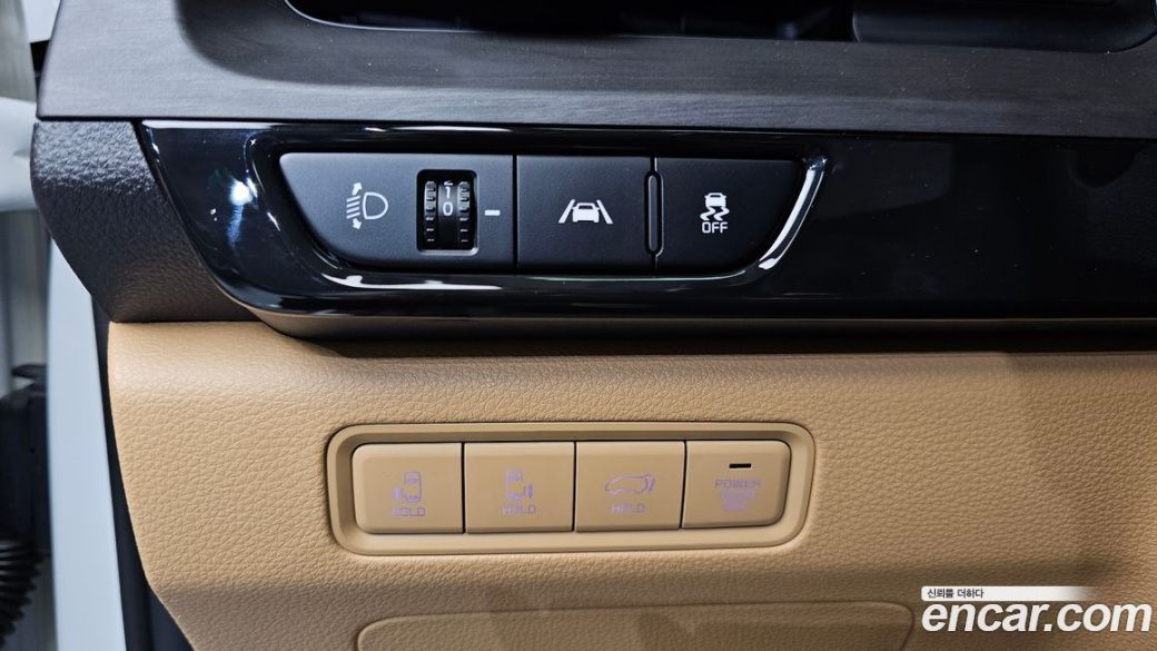 Kia Carnival 9-Seater Signature, 2023