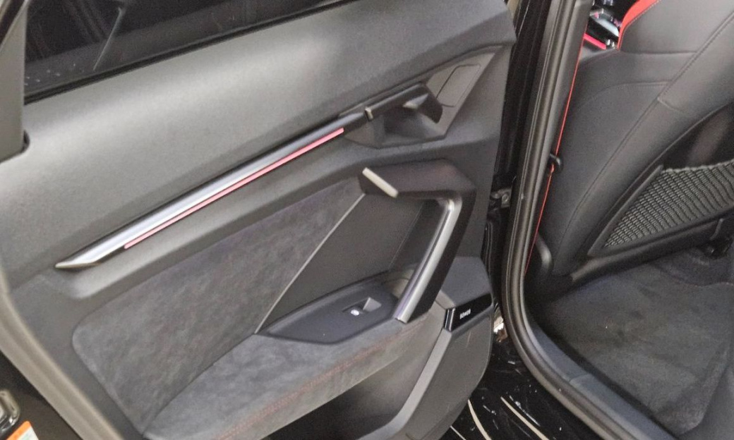 Audi RS3 2.5 TFSI Quattro Carbon Edition, 2025