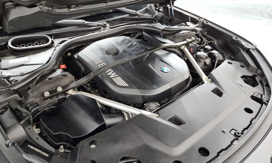 BMW 7-Series 740i sDrive Design Pure Excellence, 2023