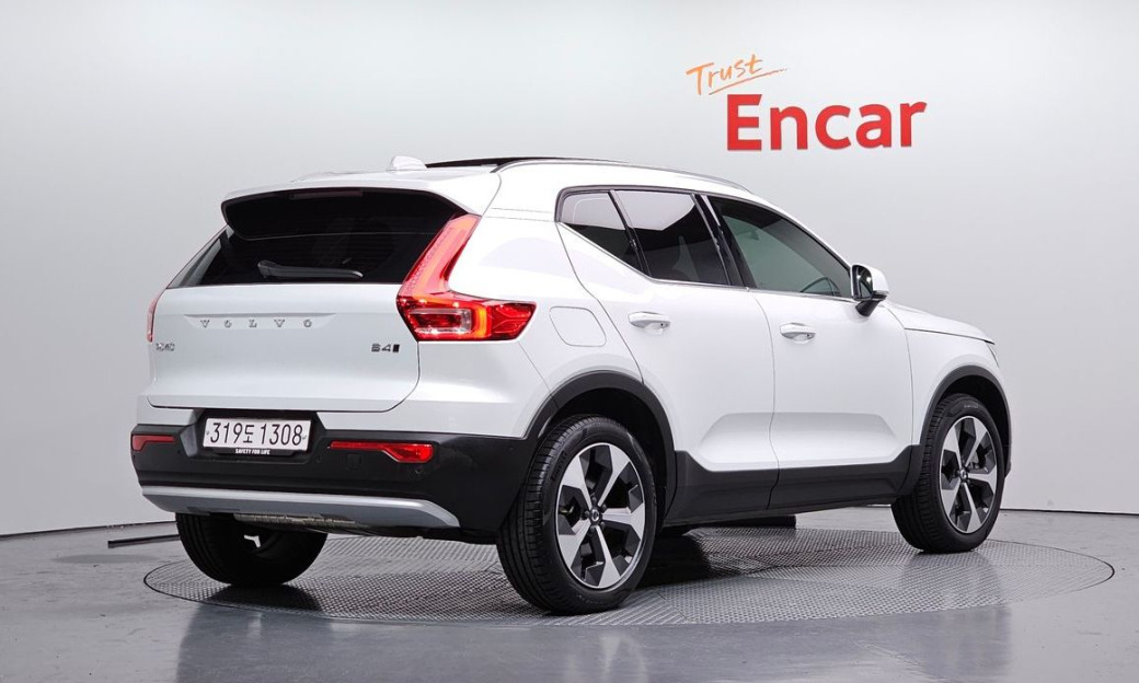 Volvo XC40 B4 Ultra Bright, 2025