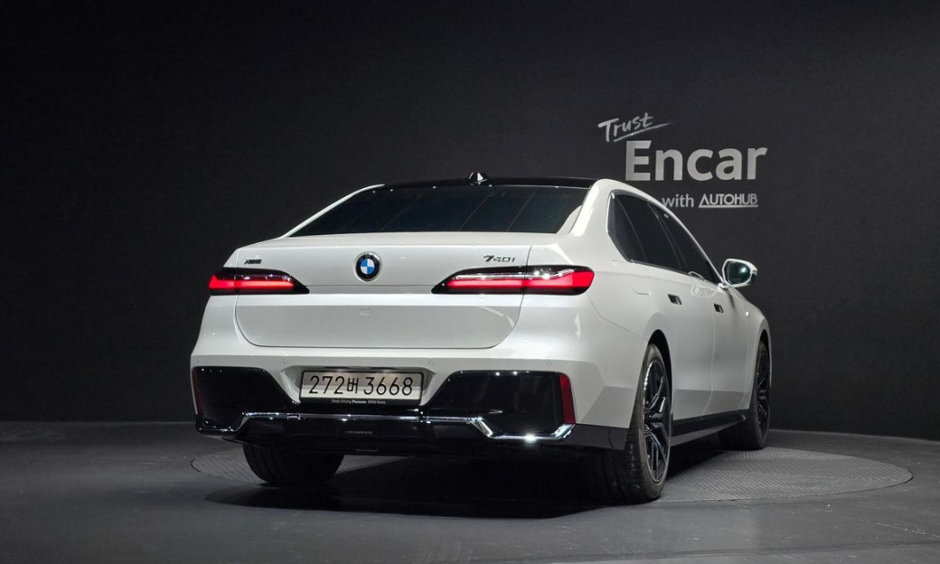 BMW 7-Series 740i xDrive M Sport, 2025