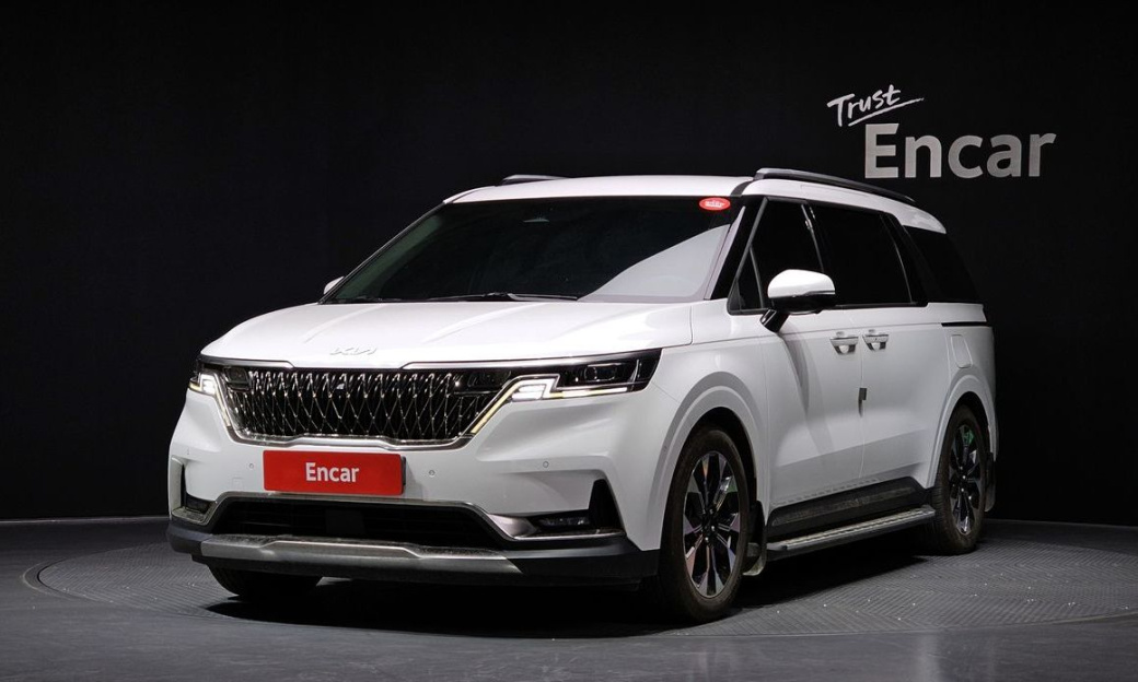 Kia Carnival 7-Seater Signature, 2022