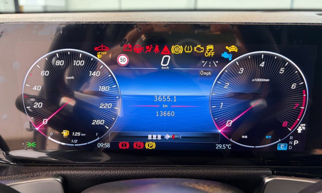 Mercedes-Benz GLB-Class GLB250 4MATIC, 2025