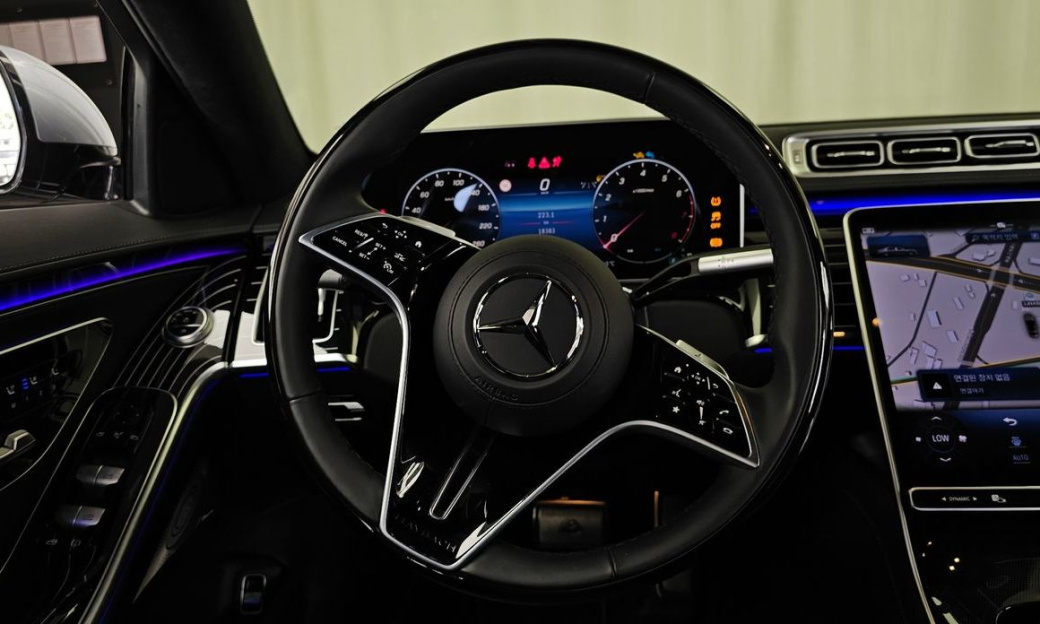 Mercedes-Benz S-Class Maybach S580 4MATIC, 2024