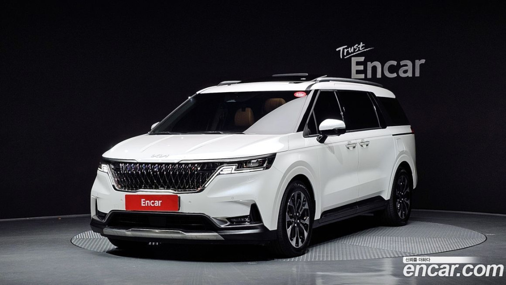 Kia Carnival 7-Seater Signature, 2023