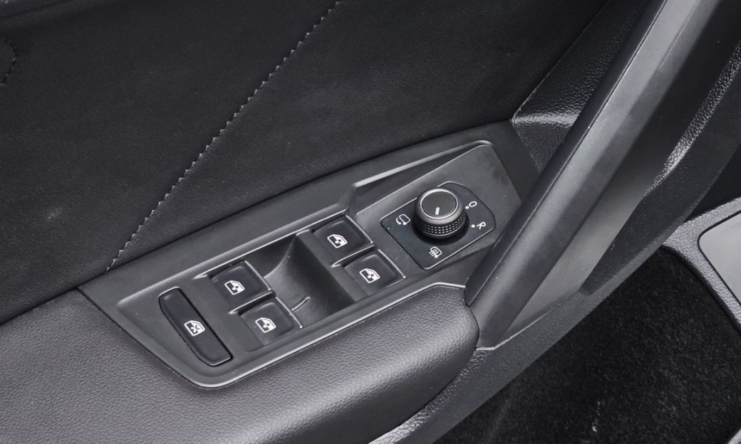 Volkswagen Tiguan 2.0 TSI Prestige, 2024