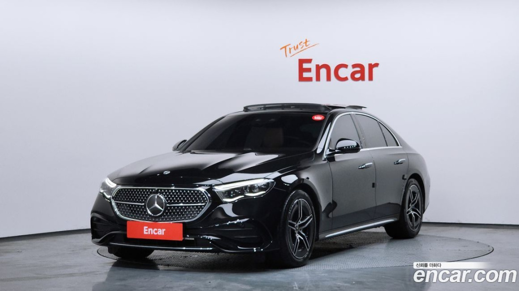 Mercedes-Benz E-Class E300 4MATIC AMG Line, 2025