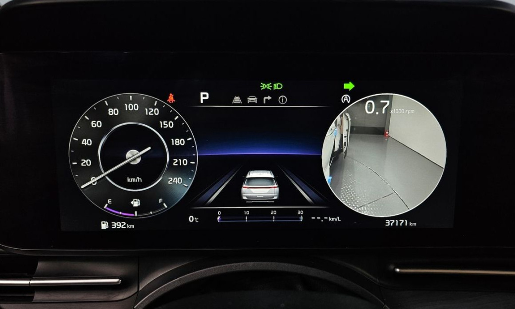 Kia Carnival 9-Seater Prestige, 2023