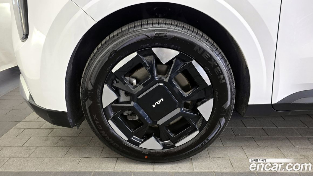 Kia Carnival 9-Seater Prestige, 2024