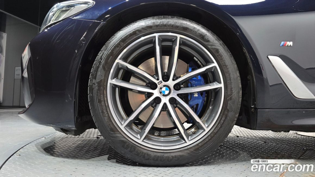 BMW 5-Series 520i M Sport, 2023