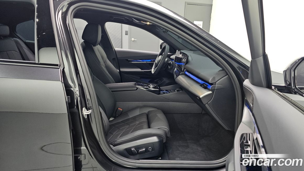 BMW 5-Series 520i M Sport, 2026