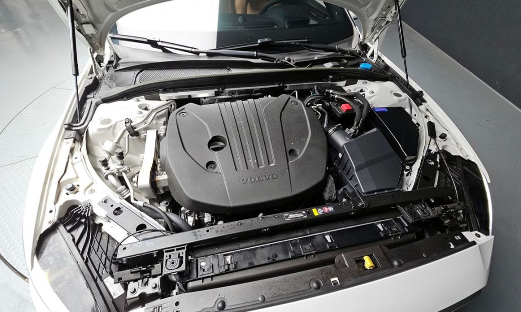 Volvo S60 B5 Ultimate Bright, 2024