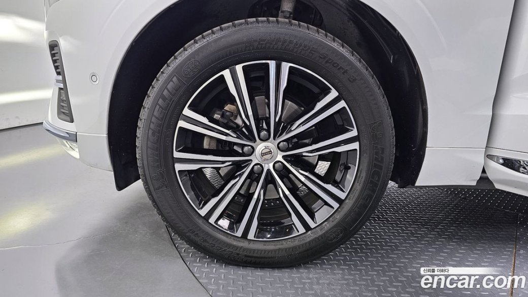 Volvo XC60 B5 Inscription, 2022