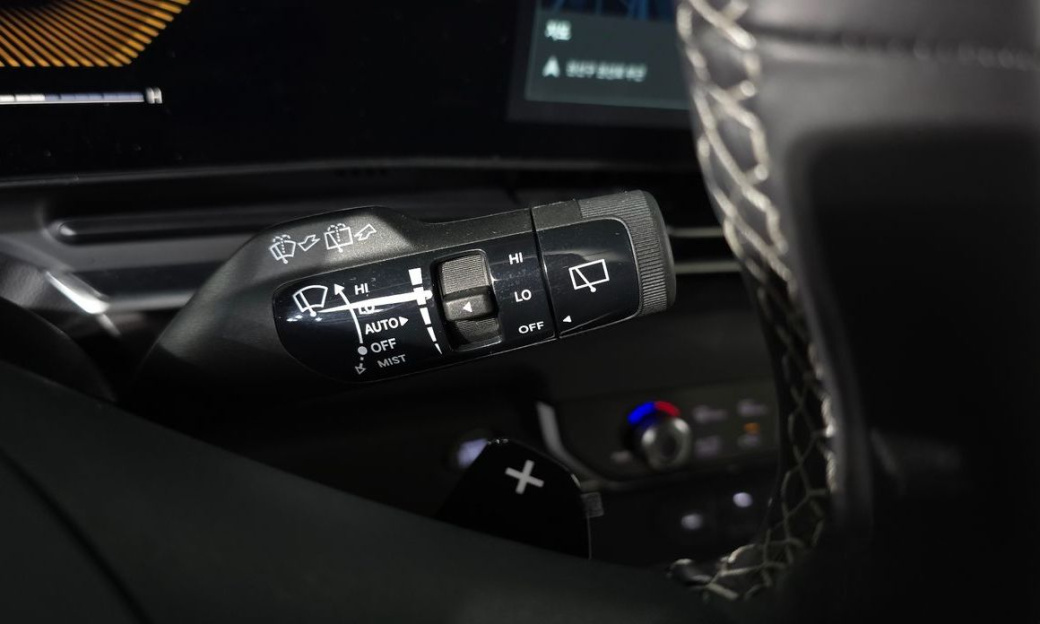 Kia Carnival 9-Seater Hi Limousine (Special Vehicle), 2025