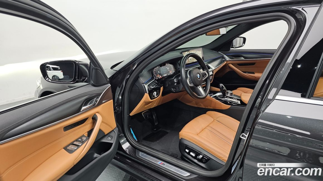 BMW 5-Series 520i M Sport, 2023