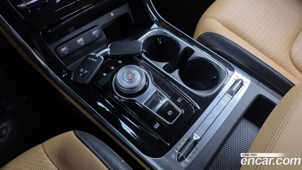 Kia Carnival 9-Seater Signature, 2023