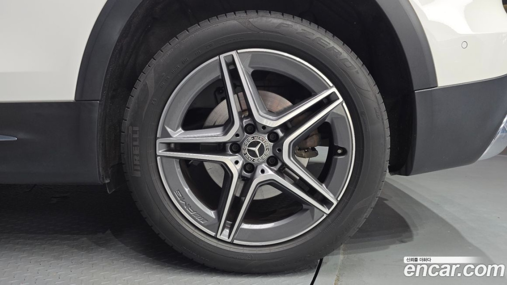 Mercedes-Benz GLB-Class GLB250 4MATIC, 2023