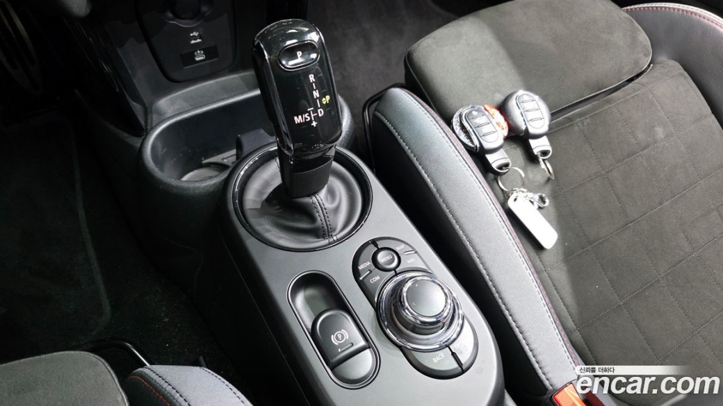 Mini Cooper JCW, 2024