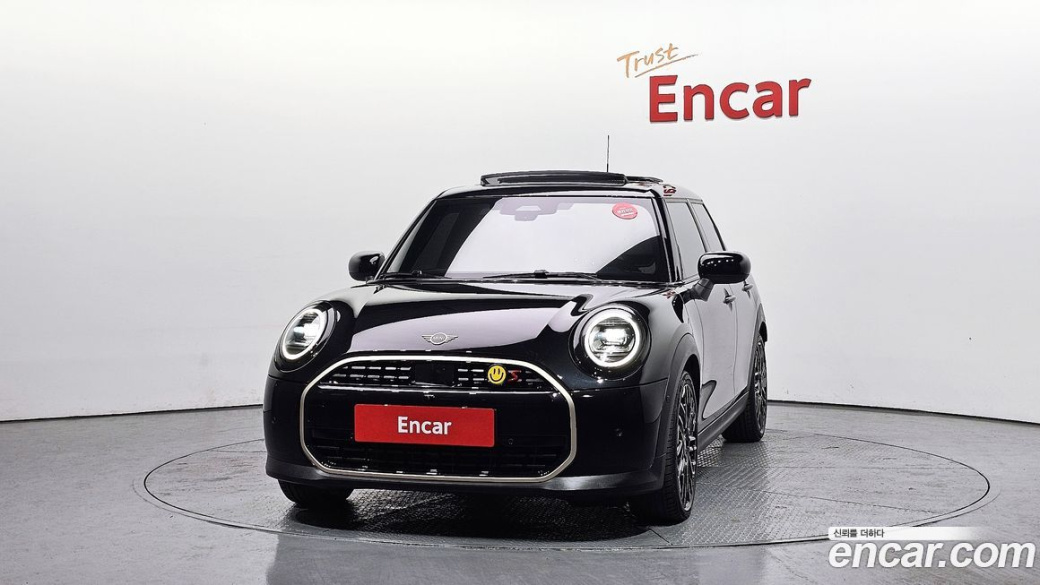 Mini Cooper 5 Door Favoured, 2025