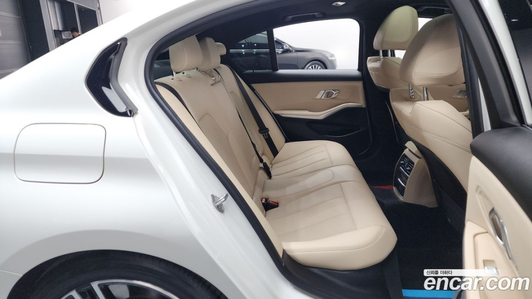 BMW 3-Series 320i M Sport, 2023