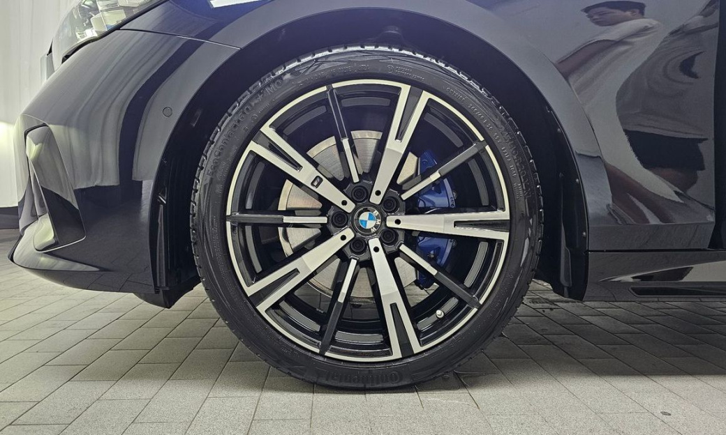 BMW 5-Series 530i xDrive M Sport, 2024