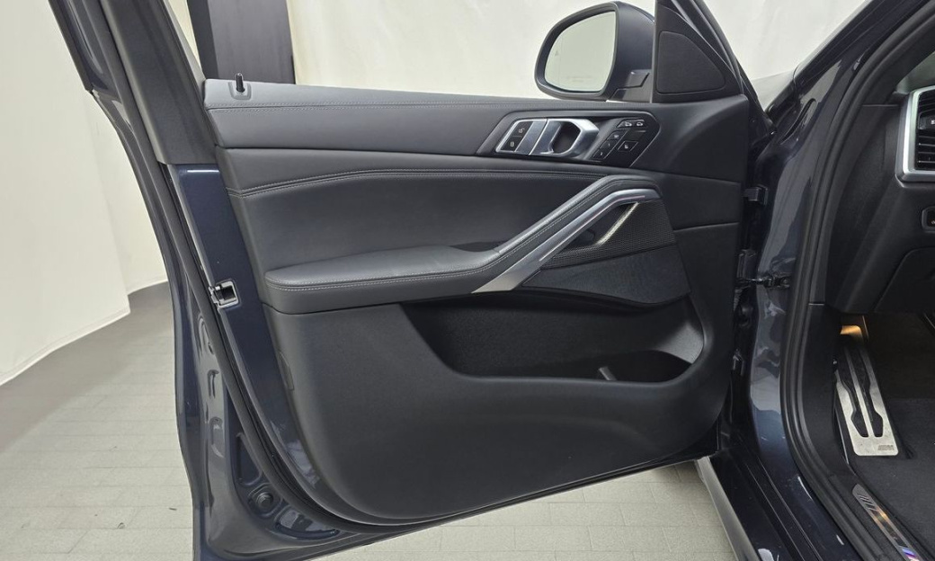 BMW X6 xDrive40i M Sport, 2022