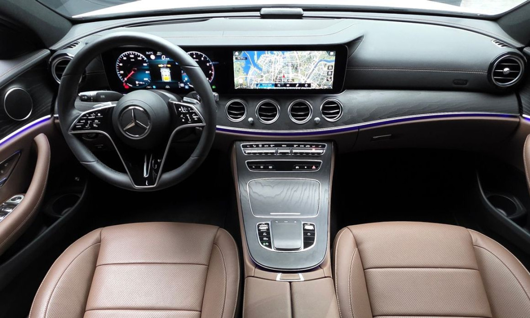 Mercedes-Benz E-Class E250 AMG Line, 2023