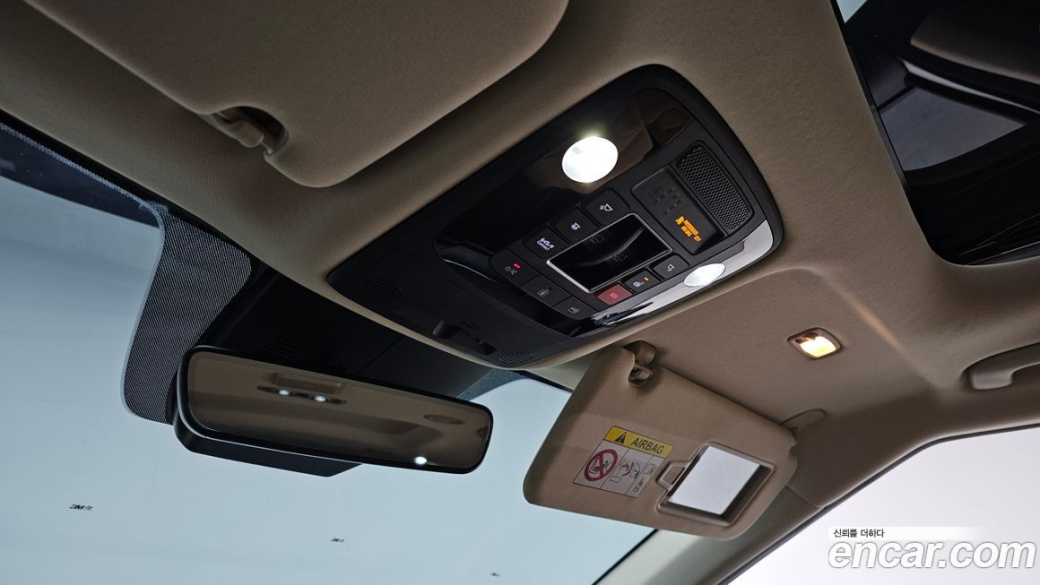 Kia Carnival 9-Seater Signature, 2022