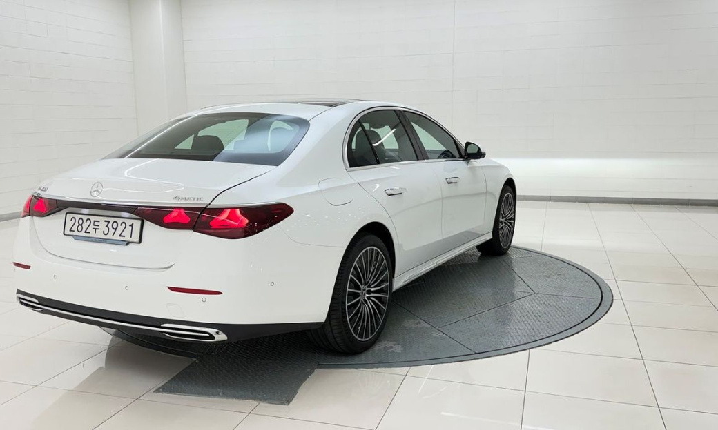 Mercedes-Benz E-Class E450 4MATIC Exclusive, 2025
