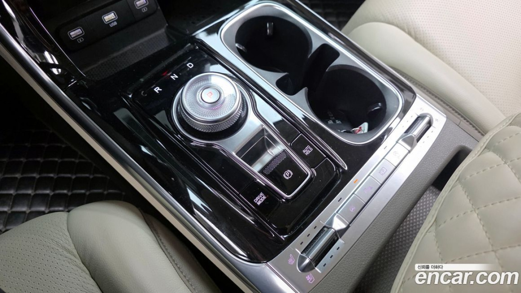 Kia Carnival 9-Seater Hi-Limousine, 2022